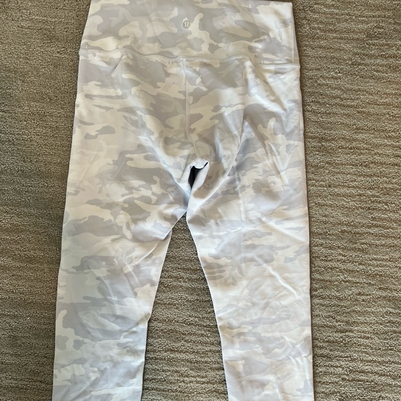 Wonder under high rise ribbed fabric crop 23” luxtreme - Picture 2 of 4